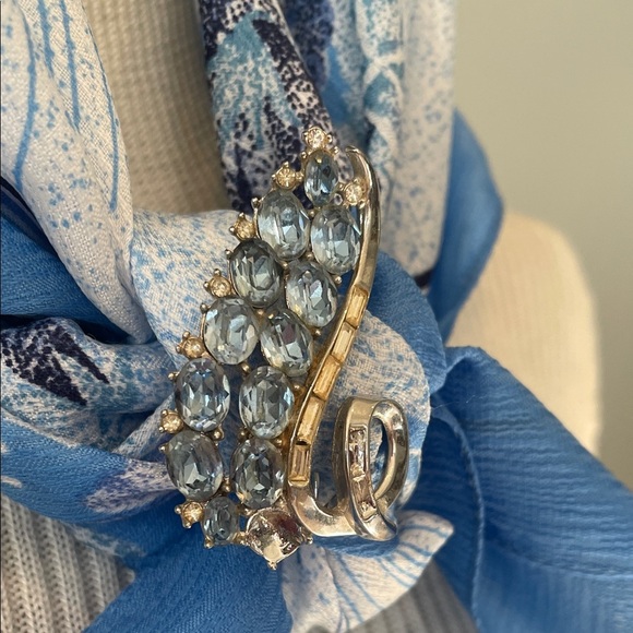 Elegant Blue and Silver Brooch with matching earrings vintage 50’s - Picture 4 of 4